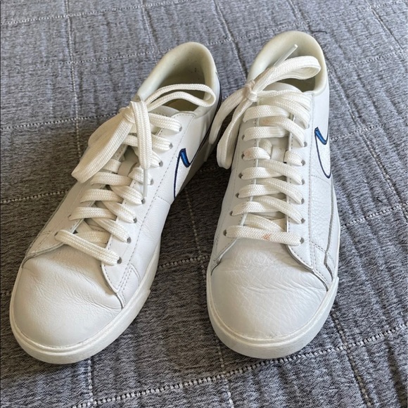 Nikes - Picture 3 of 3